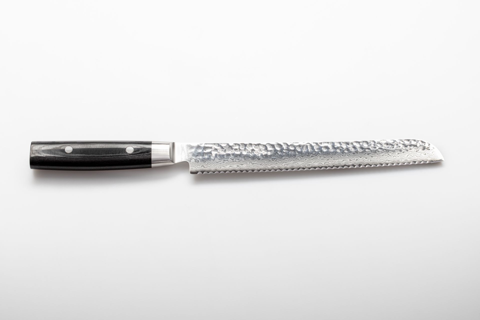 Yaxell Zen Brotmesser mit Wellenschliff 23 cm HP-Y-35508 mit Hammerschlag Profi Kochmesser – Bild 8